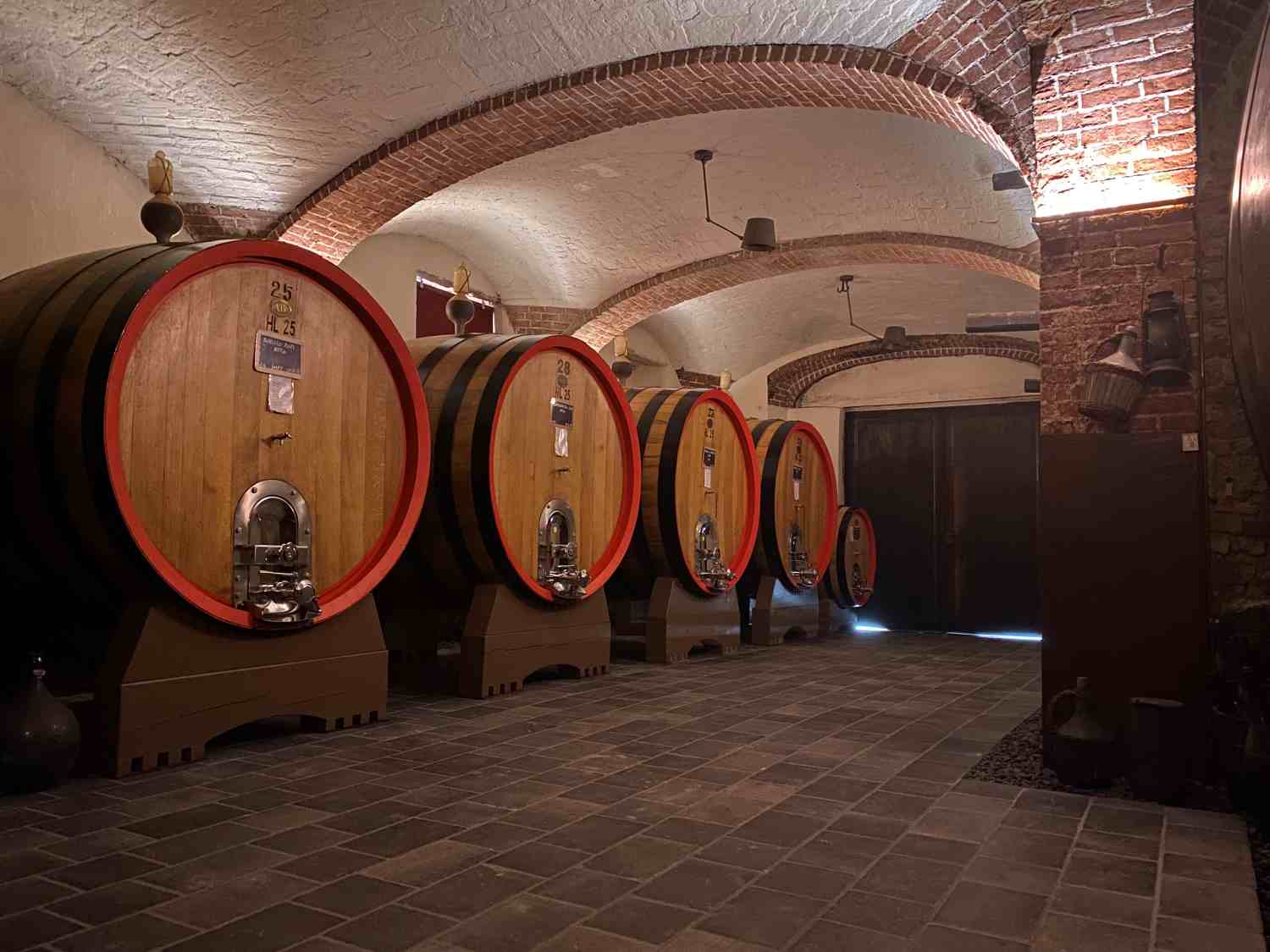 Barbera, Nebbiolo and Barolo: welcome to the Langhe.